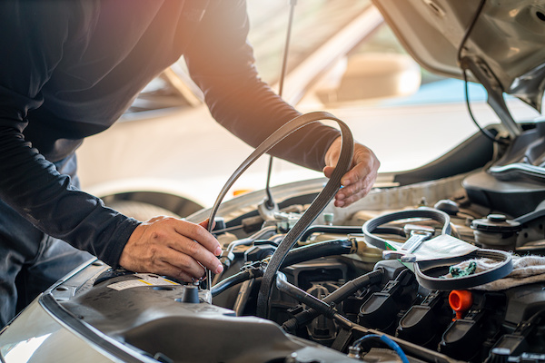 What Is The Difference Between the Serpentine Belt and Timing Belt?